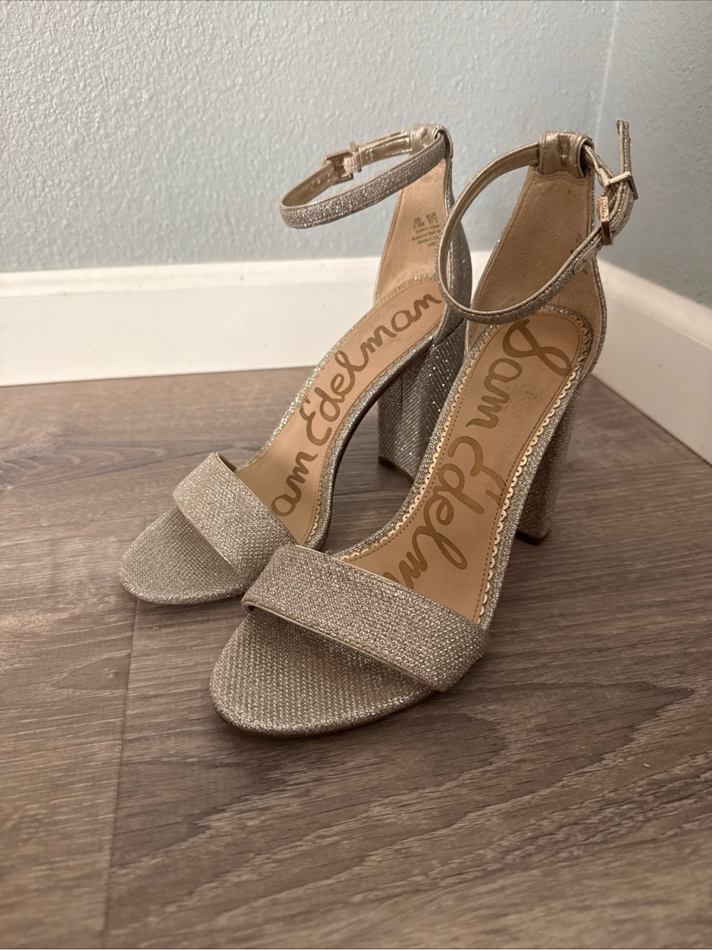 Sam Edelman Yaro Size 7 Sandals block heels Ankle Strap Metallic Glittery